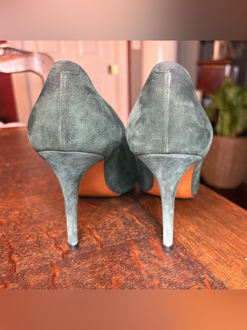 CELINE Paris Green Suede Pointed Toe Stiletto Pumps - Size 35 - Picture 3 of 8